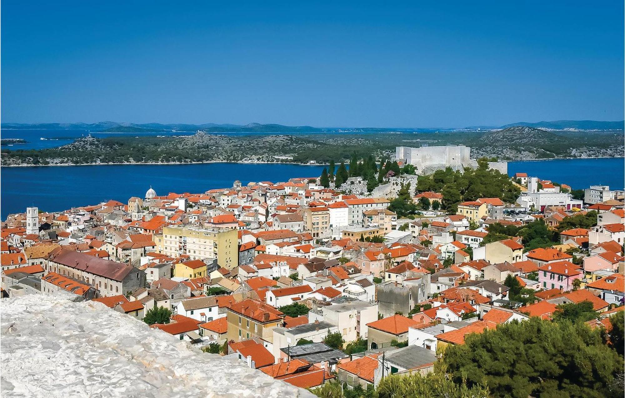 2 Bedroom Beautiful Home In Sparadici Grebastica Bagian luar foto
