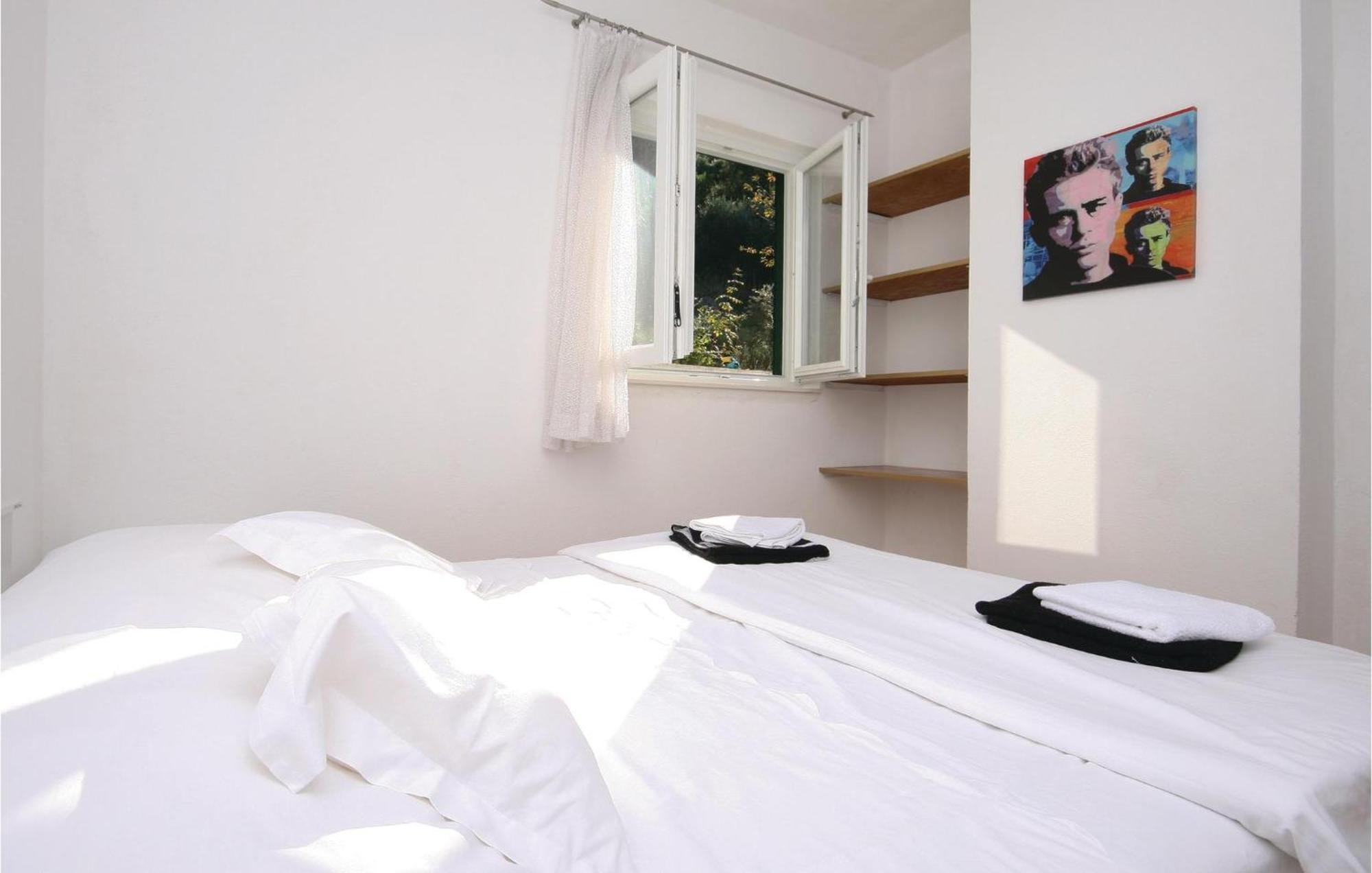 2 Bedroom Beautiful Home In Sparadici Grebastica Bagian luar foto
